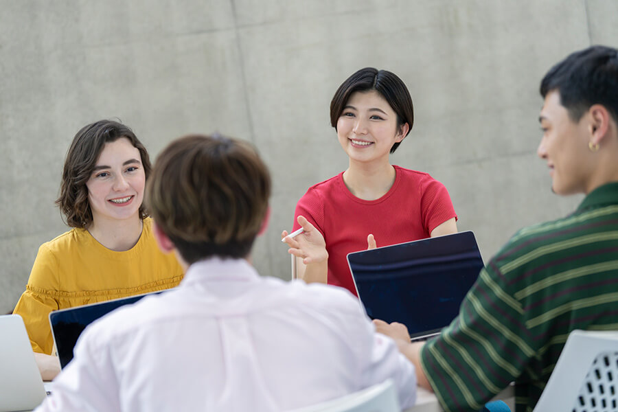 日本人講師による英語ディスカッション